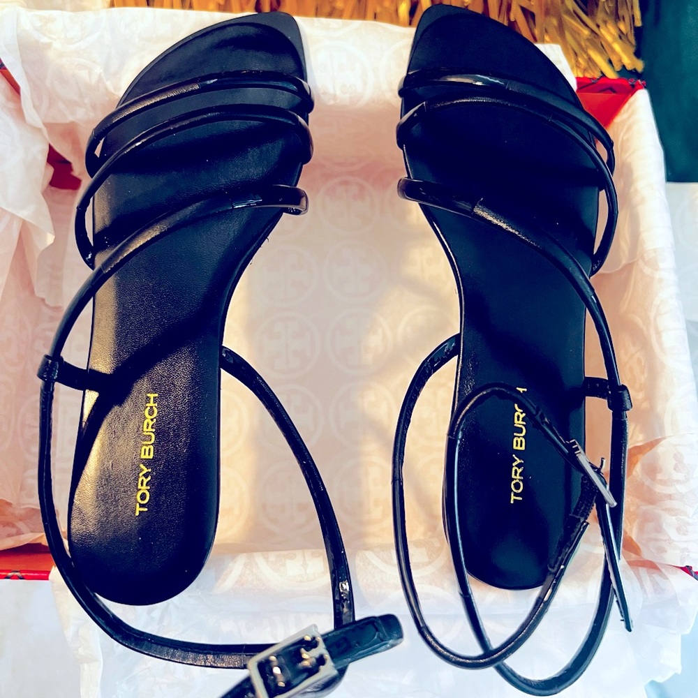 Tory Burch Leather Sandal size 6